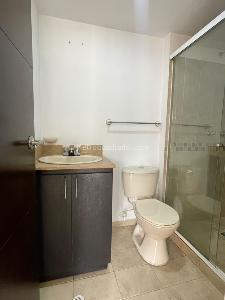Apartamento de 3 alcobas en arriendo en Laureles, Medellín, 80 m² · foto 12 de 17