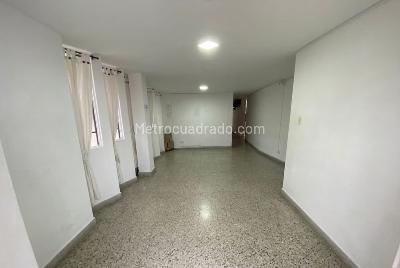 Casa en arriendo en Laureles Estadio, Medellín · foto 2 de 15