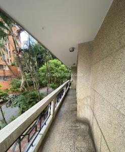 Casa en arriendo en Laureles Estadio, Medellín · foto 3 de 15