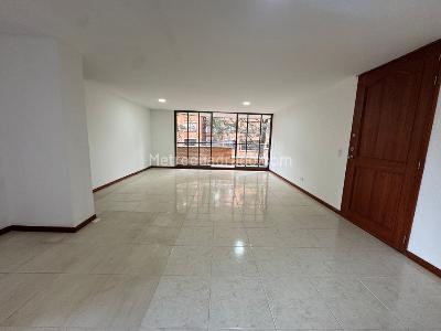 Apartamento en arriendo en Los Balsos, Medellín · foto 6 de 18