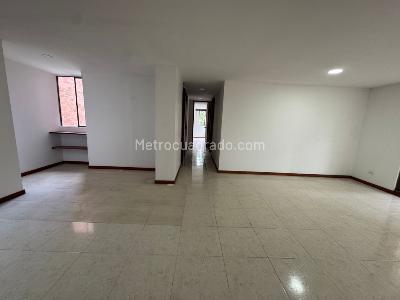 Apartamento en arriendo en Los Balsos, Medellín · foto 10 de 18
