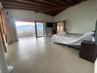 Casa de 3 alcobas en arriendo en Las Antillas, Envigado, 400 m² · foto 10 de 20