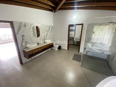 Casa de 3 alcobas en arriendo en Las Antillas, Envigado, 400 m² · foto 13 de 20