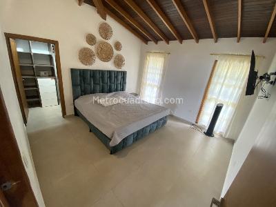 Casa de 3 alcobas en arriendo en Las Antillas, Envigado, 400 m² · foto 15 de 20