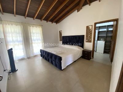 Casa de 3 alcobas en arriendo en Las Antillas, Envigado, 400 m² · foto 18 de 20