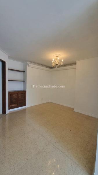 3BR Apartment in Conquistadores (120 m²) - 3