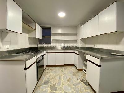 Apartamento en arriendo en El Poblado, Medellín · foto 9 de 20