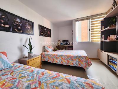Apartamento de 3 alcobas en venta en San Jose, Sabaneta, 98 m² · foto 13 de 20