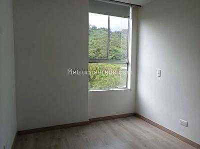 Apartamento de 3 alcobas en venta en Camino Verde, Envigado, 73 m² · foto 10 de 18