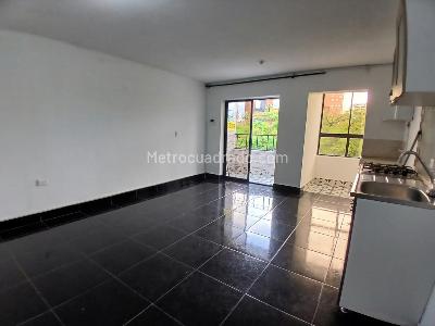 Apartamento de 3 alcobas en arriendo en Belen Los Alpes, Medellín, 70 m² · foto 3 de 18