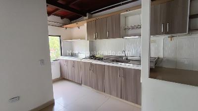 Apartamento de 2 alcobas en arriendo en Cristo Rey, Medellín, 50 m² · foto 3 de 10