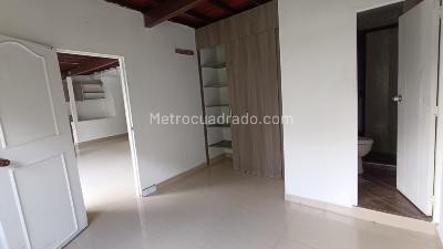 Apartamento de 2 alcobas en arriendo en Cristo Rey, Medellín, 50 m² · foto 7 de 10