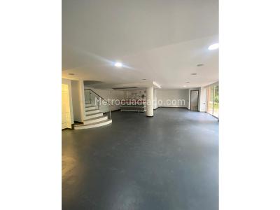 Casa de 3 alcobas en venta en El Poblado, Medellín, 500 m² · foto 6 de 20