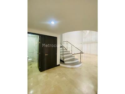 Casa de 3 alcobas en venta en El Poblado, Medellín, 500 m² · foto 12 de 20