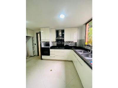 Casa de 3 alcobas en venta en El Poblado, Medellín, 500 m² · foto 14 de 20