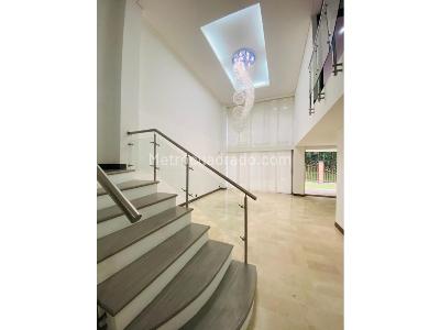 Casa de 3 alcobas en venta en El Poblado, Medellín, 500 m² · foto 19 de 20