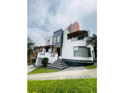 Casa de 5 alcobas en venta en Envigado, Envigado, 600 m² · foto 2 de 20