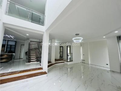 Casa de 5 alcobas en venta en Envigado, Envigado, 600 m² · foto 3 de 20