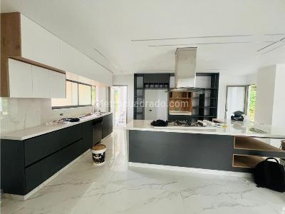 Casa de 5 alcobas en venta en Envigado, Envigado, 600 m² · foto 9 de 20