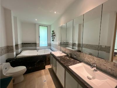 Casa de 4 alcobas en arriendo en Centro Comercial San Sebastian, Envigado, 454 m² · foto 12 de 20