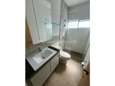 Casa de 4 alcobas en arriendo en Centro Comercial San Sebastian, Envigado, 454 m² · foto 14 de 20