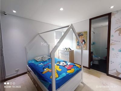 Apartamento de 3 alcobas en venta en Laureles, Medellín, 152 m² · foto 9 de 17