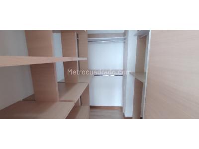 Apartamento de 2 alcobas en arriendo en Loma Los Benedictinos, Envigado, 100 m² · foto 2 de 10