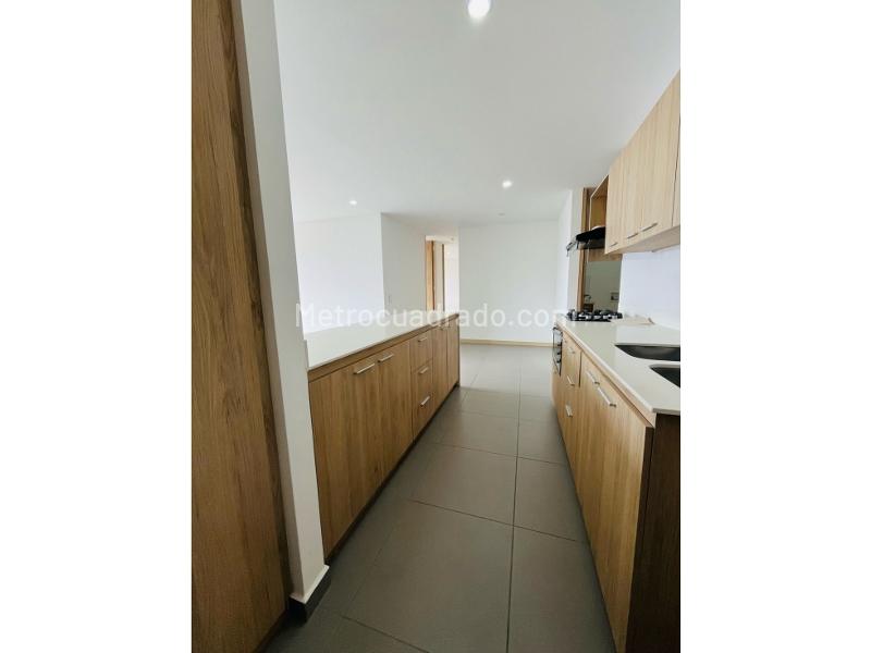 2BR Apartment in Loma Del Escobero (82 m²) - 5