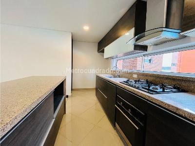 Apartamento de 3 alcobas en arriendo en Laureles, Medellín, 125 m² · foto 5 de 20