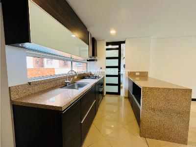 Apartamento de 3 alcobas en arriendo en Laureles, Medellín, 125 m² · foto 6 de 20