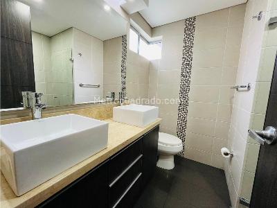 Apartamento de 3 alcobas en arriendo en Laureles, Medellín, 125 m² · foto 14 de 20