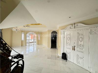 Apartamento en arriendo en Laureles, Medellín · foto 2 de 20