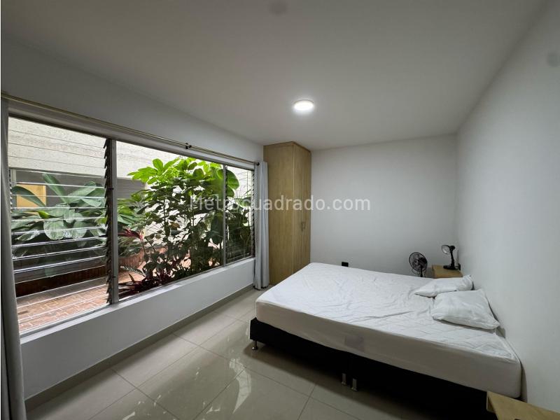 Casa Comercial de 4 Alcobas en Alquiler en Laureles - 3