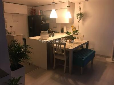 Apartaestudio en venta en Loma De Los Bernal, Medellín, 65 m² · foto 2 de 20