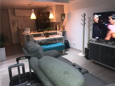 Apartaestudio en venta en Loma De Los Bernal, Medellín, 65 m² · foto 3 de 20