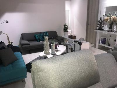 Apartaestudio en venta en Loma De Los Bernal, Medellín, 65 m² · foto 10 de 20