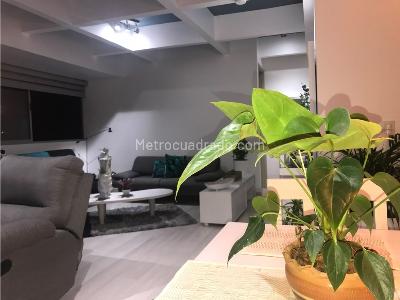 Apartaestudio en venta en Loma De Los Bernal, Medellín, 65 m² · foto 12 de 20