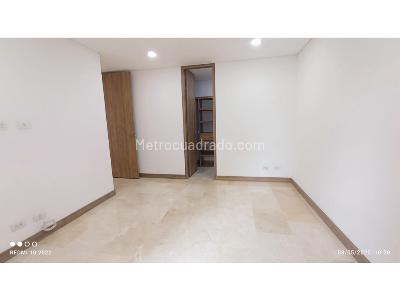 Apartamento de 3 alcobas en arriendo en El Poblado Castropol, Medellín, 136 m² · foto 7 de 17