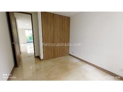 Apartamento de 3 alcobas en arriendo en El Poblado Castropol, Medellín, 136 m² · foto 10 de 17