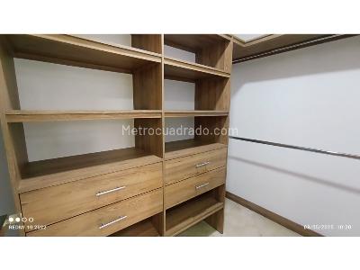Apartamento de 3 alcobas en arriendo en El Poblado Castropol, Medellín, 136 m² · foto 15 de 17