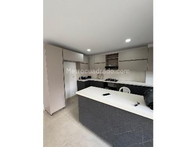 Apartamento de 2 alcobas en arriendo en La Castellana, Medellín, 198 m² · foto 2 de 11