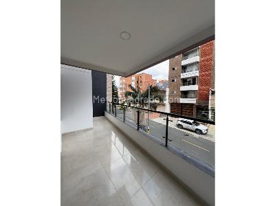Apartamento de 2 alcobas en arriendo en La Castellana, Medellín, 198 m² · foto 3 de 11
