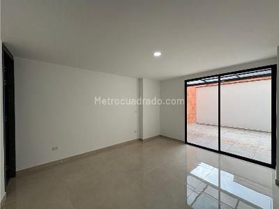 Apartamento de 2 alcobas en arriendo en La Castellana, Medellín, 198 m² · foto 6 de 11