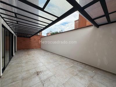 Apartamento de 2 alcobas en arriendo en La Castellana, Medellín, 198 m² · foto 7 de 11