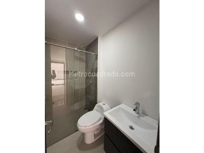 Apartamento de 2 alcobas en arriendo en La Castellana, Medellín, 198 m² · foto 9 de 11