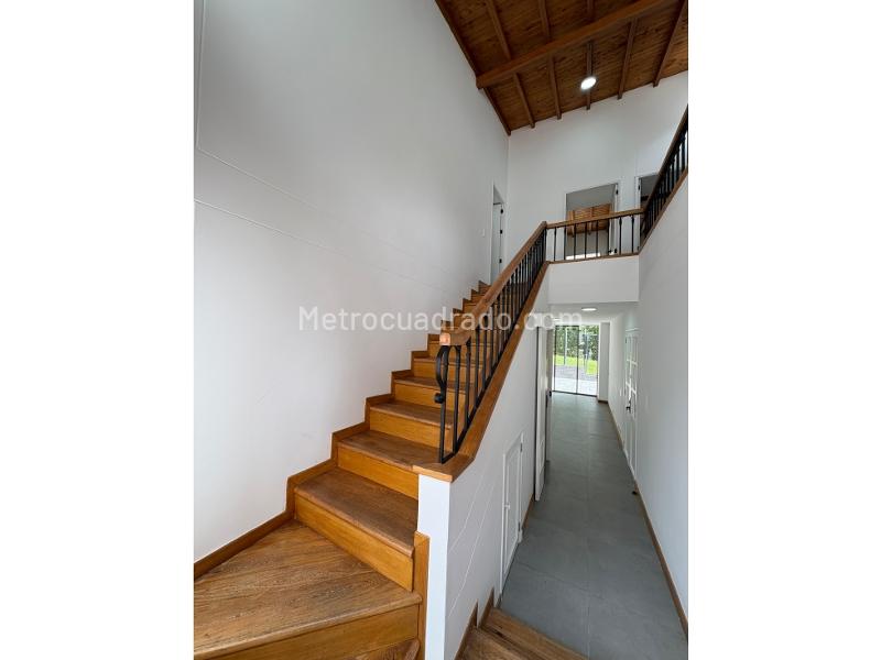 Casa Moderna de 4 Alcobas en Poblado San Lucas - 4