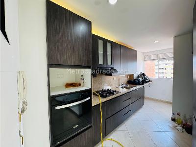 Apartamento en venta en Laureles, Medellín · foto 3 de 20