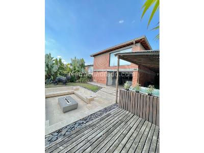 Casa de 3 alcobas en arriendo en Poblado San Lucas, Medellín, 500 m² · foto 4 de 18