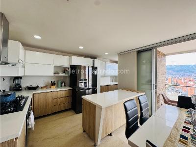 Apartamento de 2 alcobas en venta en La Castellana, Medellín, 200 m² · foto 13 de 20