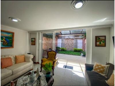Casa de 4 alcobas en venta en El Poblado, Medellín, 220 m² · foto 4 de 16